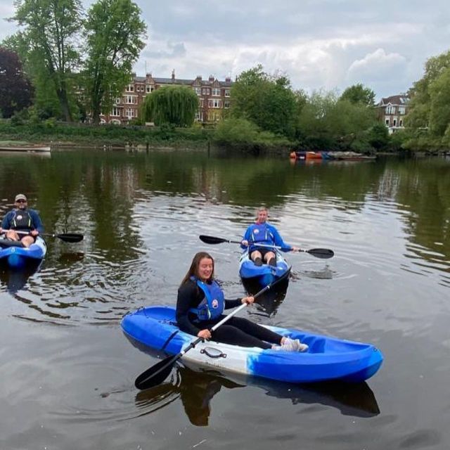 Group Kayak Experience on the beautiful Thames at Richmond - Starting under Richmond Bridge
