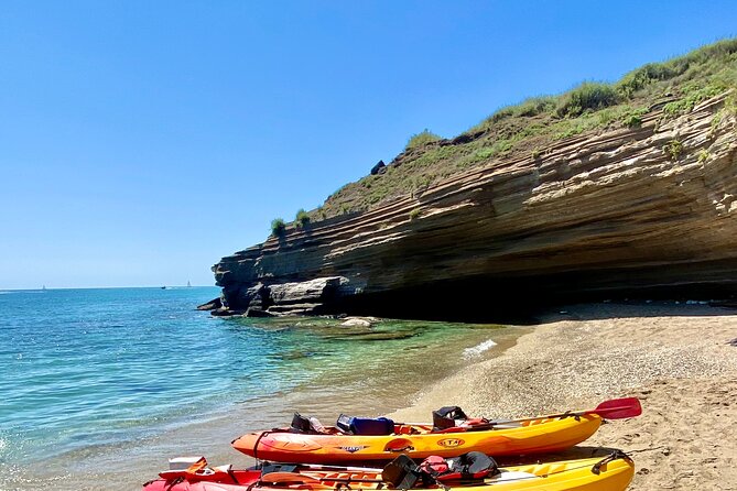 Guided sea kayak trip in Cap d’Agde - Meeting Nathan at Plage de La Plagette