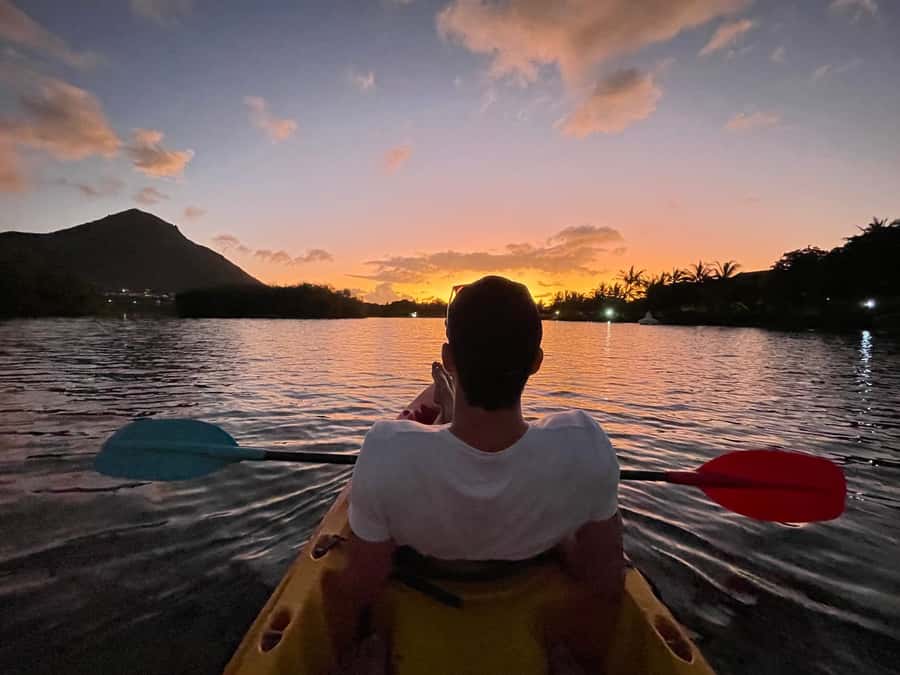 Guided Sundowner Kayak Tour - Meeting at Tamarin Bay