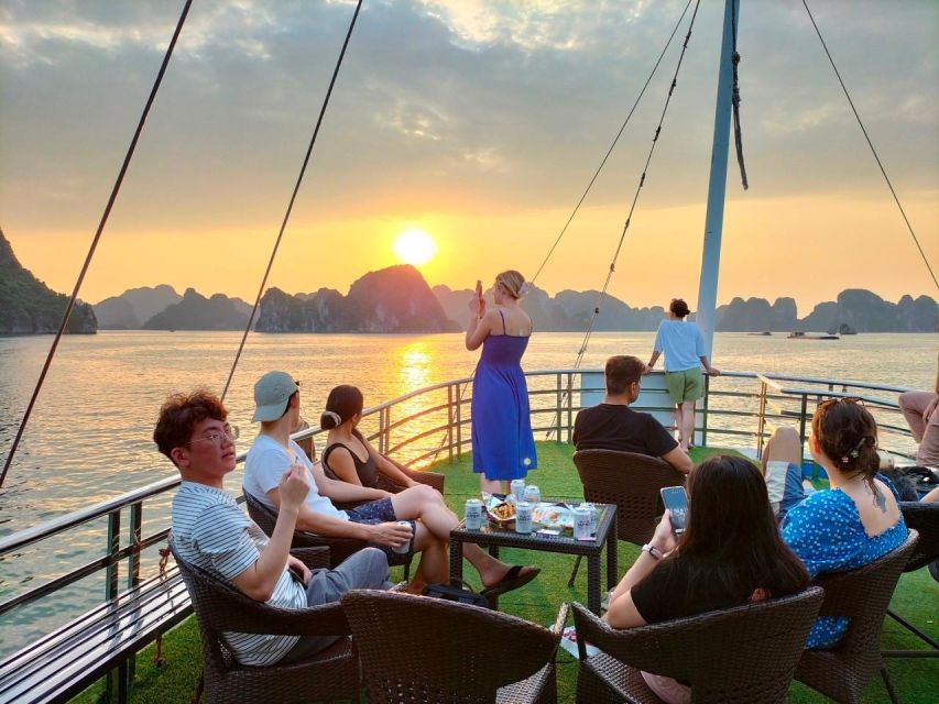 Ha Long: Afternoon Cruise with Lunch, Kayaking, and Swimming - Inside Sung Sot Cave, Ha Long Bay’s big cave stop