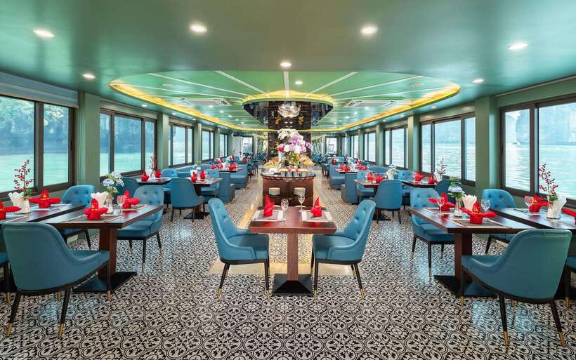 Ha Long & Bai Tu Long bay cruise wt Kayakking & buffet lunch - Key points at a glance