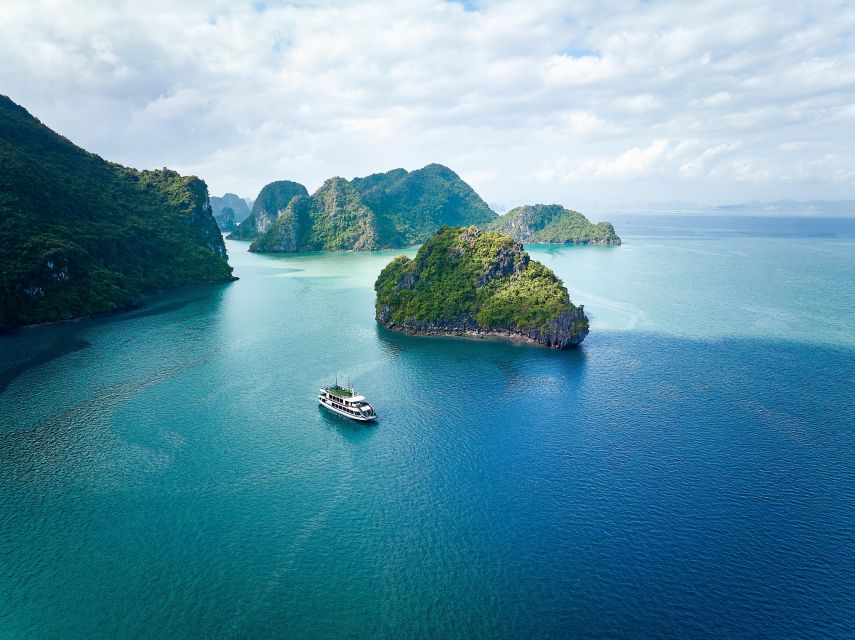 Ha Long & Bai Tu Long bay cruise wt Kayakking & buffet lunch - Who should book this cruise