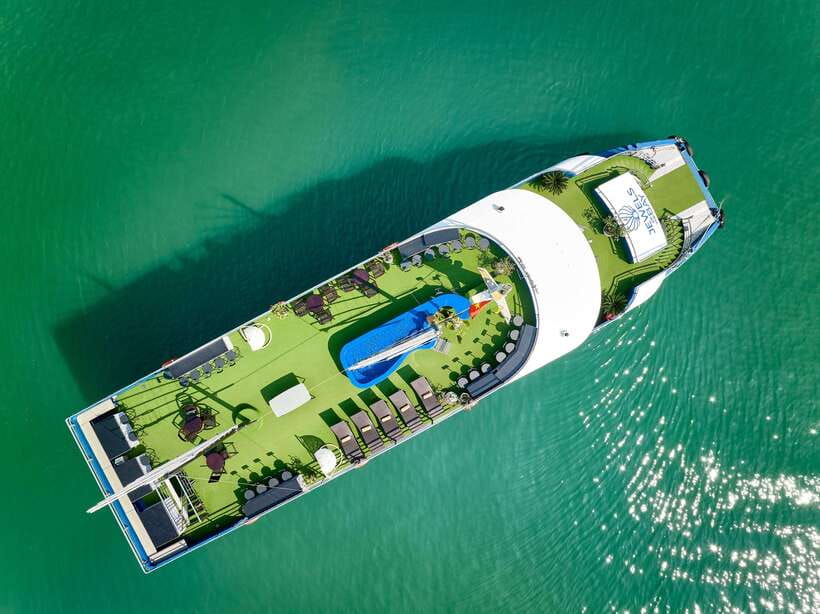 Ha Long & Bai Tu Long bay cruise wt Kayakking & buffet lunch - Lunch with Fighting Chicken and Incense Burner Islets