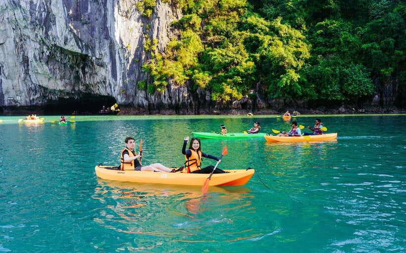 Ha Long Bay Deluxe Cruise & kayaking - 1 Day - Key points at a glance