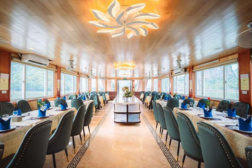 Ha Long Bay Deluxe Cruise & kayaking - 1 Day - Vietnamese lunch with Fighting Chicken and Incense Burner Islets