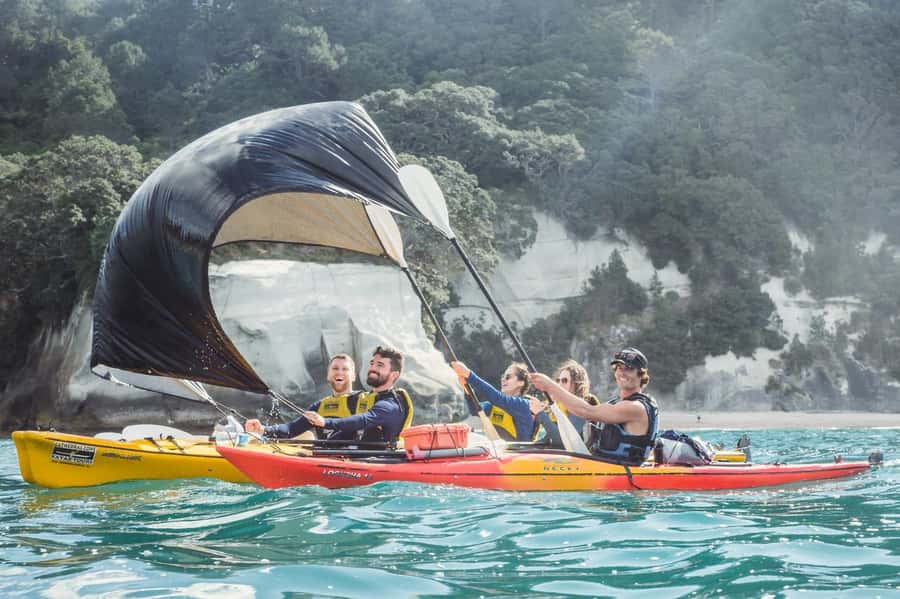 Hahei: Cathedral Cove Kayak Tour - Refreshments included - Kayak sailing and the fun factor