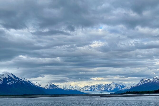 Half-Day Guided Kayak Tour on Knik River - A four-hour route through Alaska’s water system