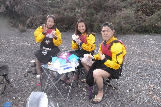 Half-Day Kayak to the Maori Rock Carvings in Lake Taupo - Reaching the carvings at Mine Bay