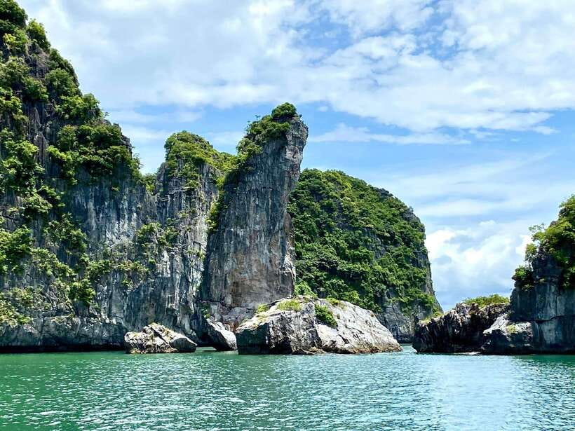 Half day Lan Ha Bay excursion ( 4 hours ): Kayaking, Snorkel - Swimming and snorkeling in quieter water