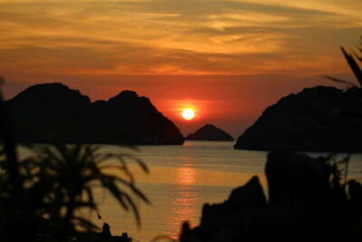 Half day Lan Ha Bay excursion ( 4 hours ): Kayaking, Snorkel