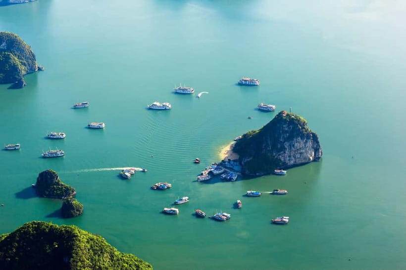 Halong 6 Hours Cruise: Kayak, Cave, Lunch, Beach & Island - The sunset party on the return ride