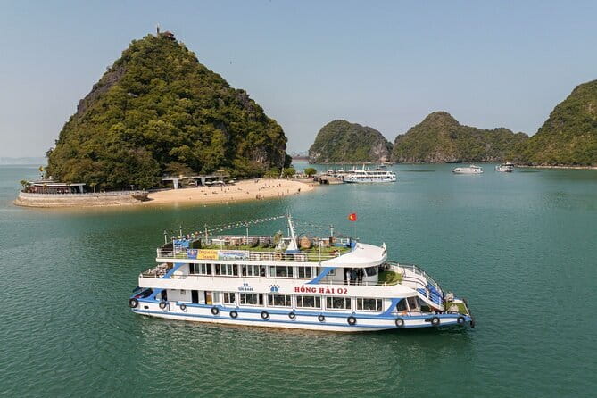 Halong bay 4 hours boat tour from Halong city with 2 caves, kayak - Dau Go Cave for a darker, less polished stop