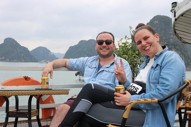 Halong Bay Day Tour Islands, Cave, Kayak. Lunch. All inclusive - What the 25-person group changes