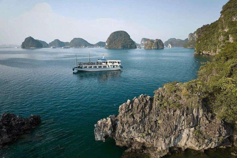 Halong Bay: Full-Day 4-Star Experience with Kayaking - Key points to know before booking