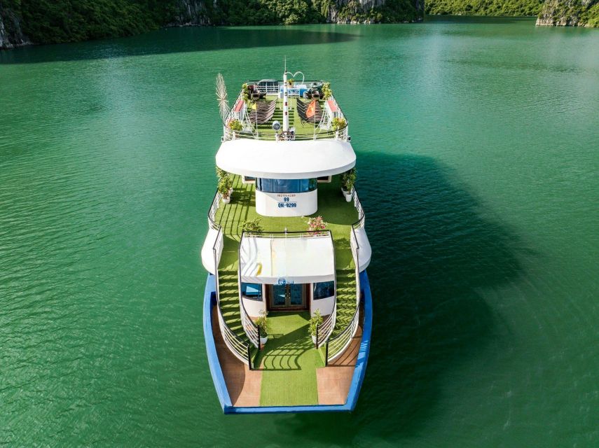Halong Bay Luxury Cruise with Kayaking & Lunch Buffet - Walking through Sung Sot Cave