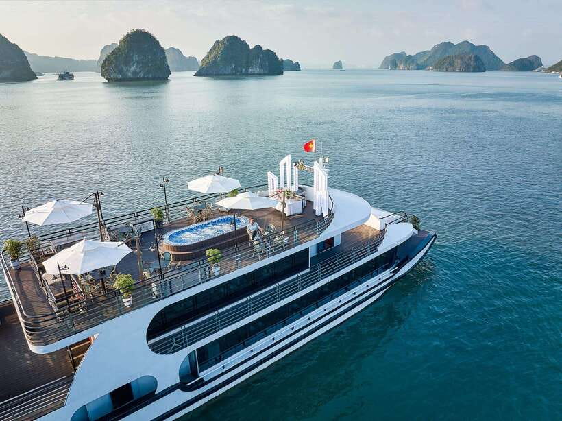 Halong Bay: Luxury Day Cruise with Buffet, Kayak, Swim - Lunch begins the cruise
