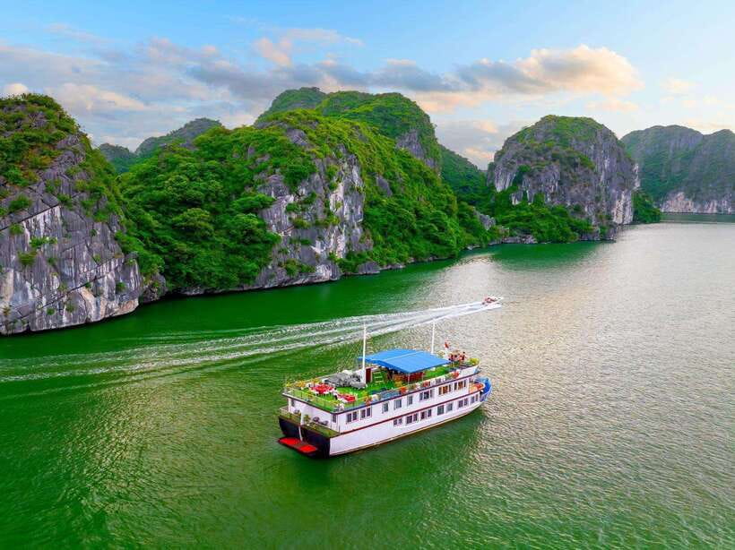 Hanoi: 2-Day Ha Long and Lan Ha Bay Cruise with Kayaking - Why two days works better than a quick bay visit