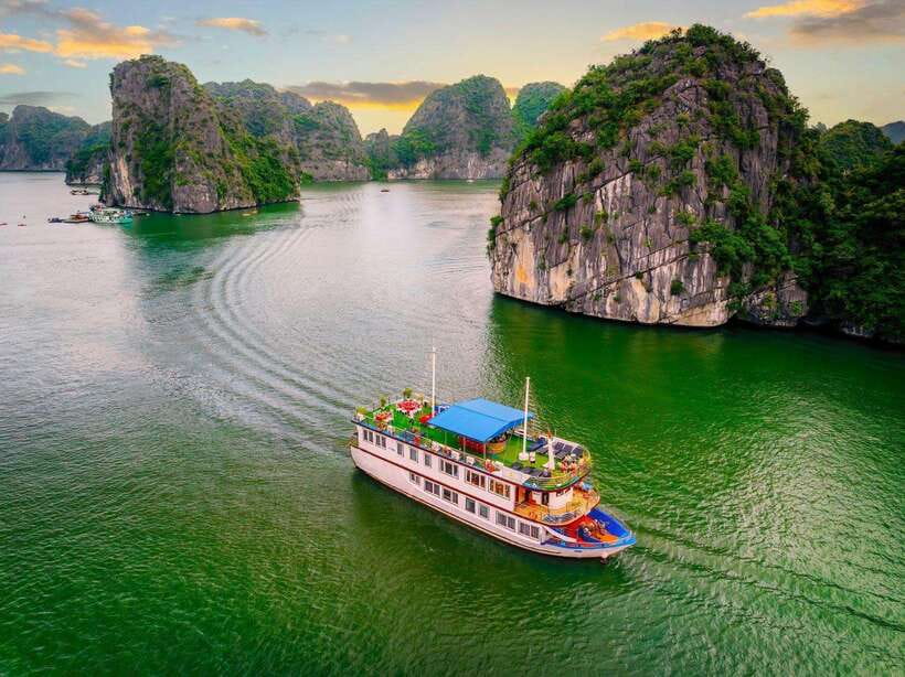 Hanoi: 2-Day Ha Long and Lan Ha Bay Cruise with Kayaking - Getting from Hanoi to Beo Harbor