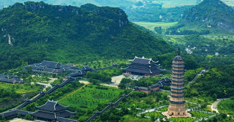 Hanoi: 3-Day Ninh Binh - Ha Long Bay, Cave, kayak, Swimming - Two famous Vietnamese regions in three days