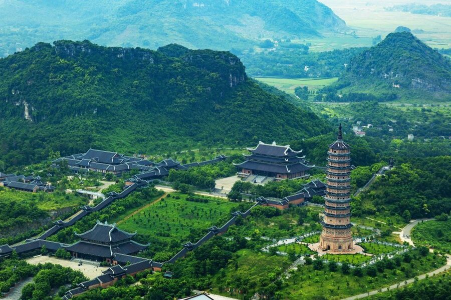 Hanoi: 3-Day Ninh Binh - Ha Long Bay, Cave, kayak, Swimming - The long road to Halong Bay