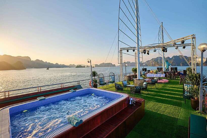 Hanoi: Full-Day Halong Bay 5-star Cruise with Kayak & Buffet - Why this Ha Long Bay day trip works