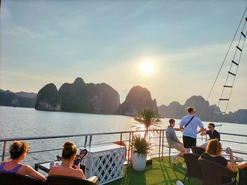 Hanoi-Ha Long 1D: Caves, Islands, Kayak, Lunch & Small Boat - Kayaking or bamboo boating at Luon Cave