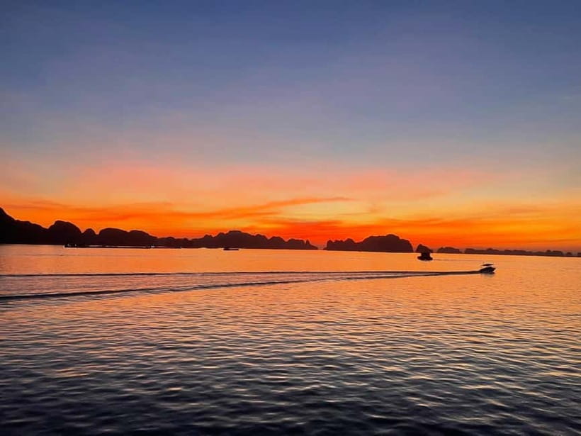 Hanoi-Ha Long 1D: Caves, Islands, Kayak, Lunch & Small Boat - Sunset snacks and the ride back to port
