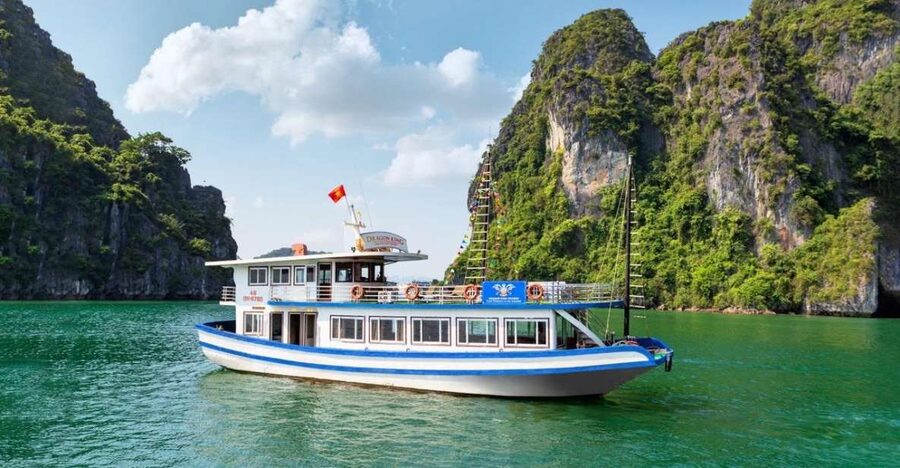 Hanoi: Halong Bay Day Trip with Titop Island, Cave, & Kayak - Lunch while the limestone islands pass by