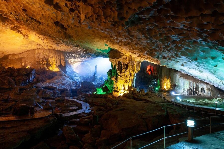 Hanoi: Halong Bay Day Trip with Titop Island, Cave, & Kayak - Titop Island, stairs, and a useful choice