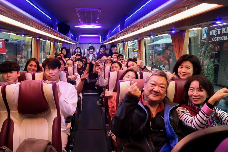 Hanoi: Islands & Caves Ha Long Cruise with Lunch & Kayaking - Thien Cung Cave and its steep approach