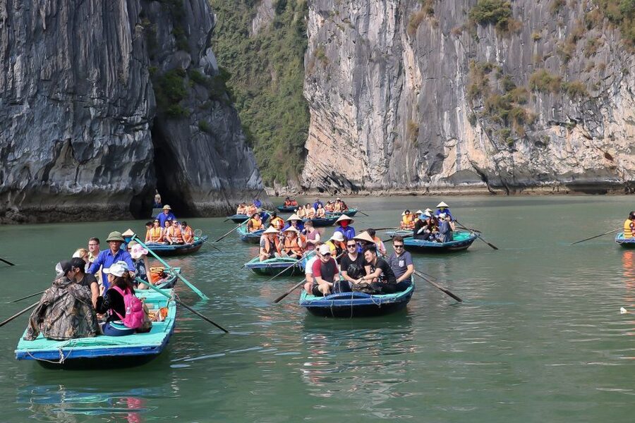 Hanoi: Islands & Caves Ha Long Cruise with Lunch & Kayaking - The return to Hanoi