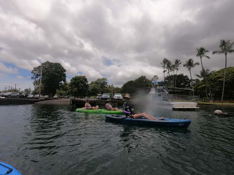 Hilo: Wailoa River to King Kamehameha Guided Kayaking Tour - A stop at the King Kamehameha Statue