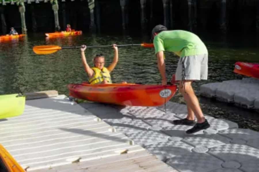 Hilton Head: Guided Kayak Nature Tour with Wildlife Spotting - Why Broad Creek is the right place for a kayak tour