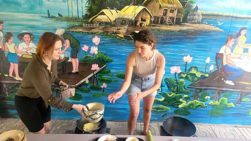 Ho Chi Minh City: 2-Day Bike & Kayak Mekong Delta Tour - Kayaking, rice planting, and catching fish