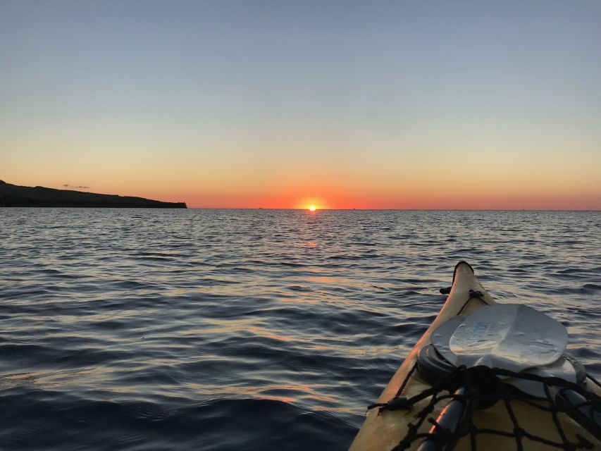 Ibiza: Sea Kayaking at Sunset and Sea Caves Tour - The 15-minute picnic stop at a quiet cove