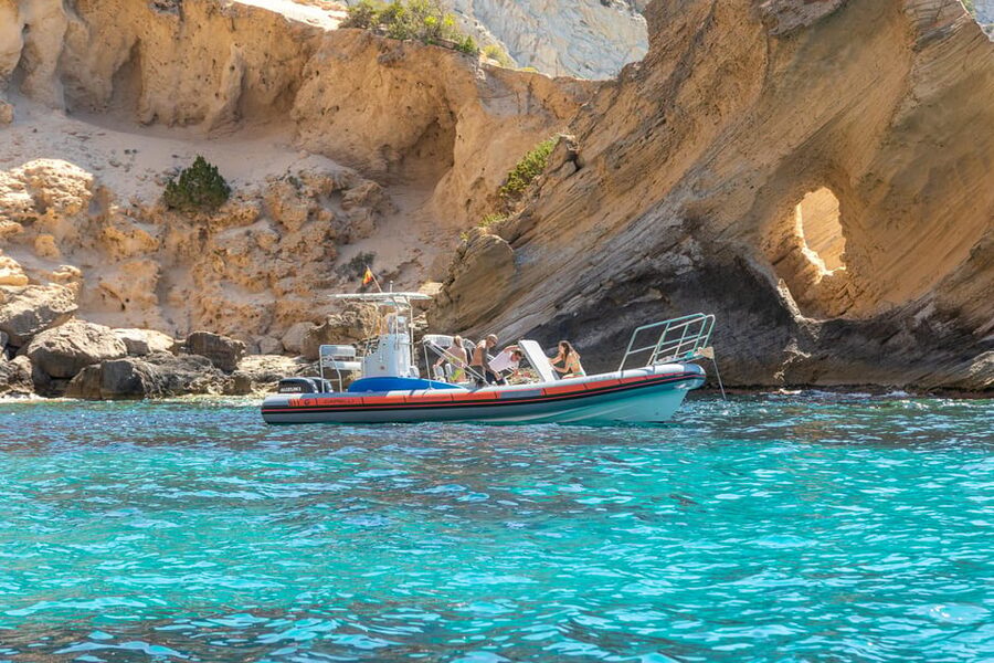 Ibiza: SpeedBoat trip to Atlantis & Es Vedra Snorkel+Paddle - Who should book this outing?