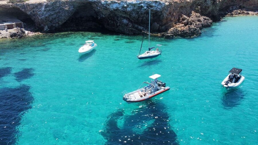 Ibiza: SpeedBoat trip to Atlantis & Es Vedra Snorkel+Paddle - Es Vedrá and the Atlantis stop