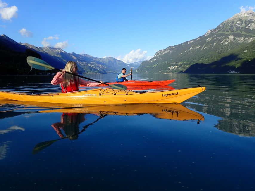 Interlaken: Kayak Tour of the Turquoise Lake Brienz - Crossing toward the north shore