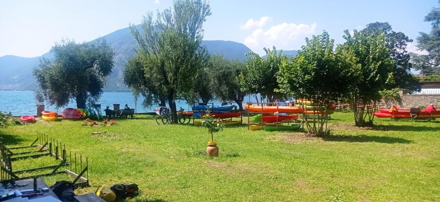 Iseo Lake: rental of kayaks in Pilzone di Iseo - Practical comfort at the launch point