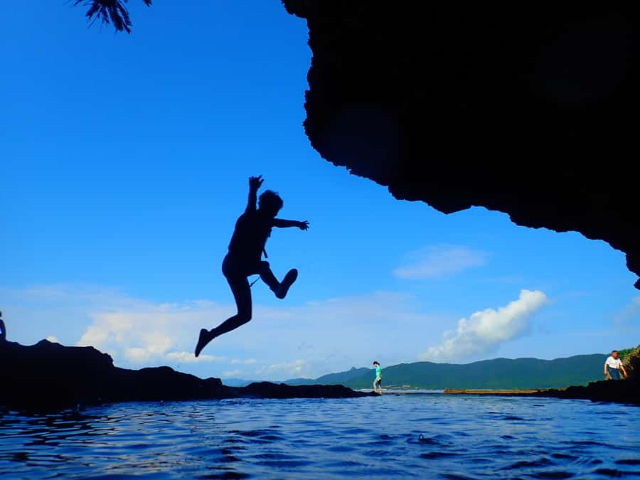 Ishigaki: Canoe or SUP at Kabira Bay&Snorkeling at Blue Cave - Guides, language, and the human side of the day