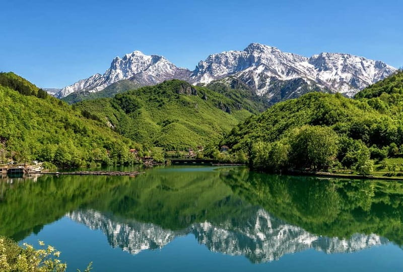 Jablanica: Neretva Kayaking Tour near Mostar - The Beach, Cold Water, and Rock Jumps