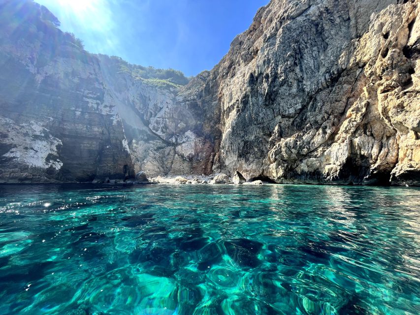Jávea: Cala Portixol Kayak Tour with Snorkel & Cliff Jumping - Passing beneath Cap Negre