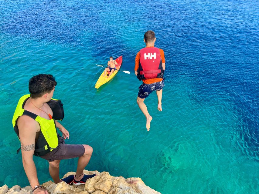 Jávea: Cala Tango and San Antonio Nature Reserve Kayak Tour - The guides are a major part of the value