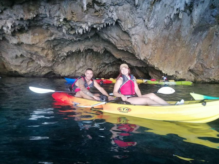 Jávea: Kayak trip to Granadella - Meeting the guides at Granadella’s jetty