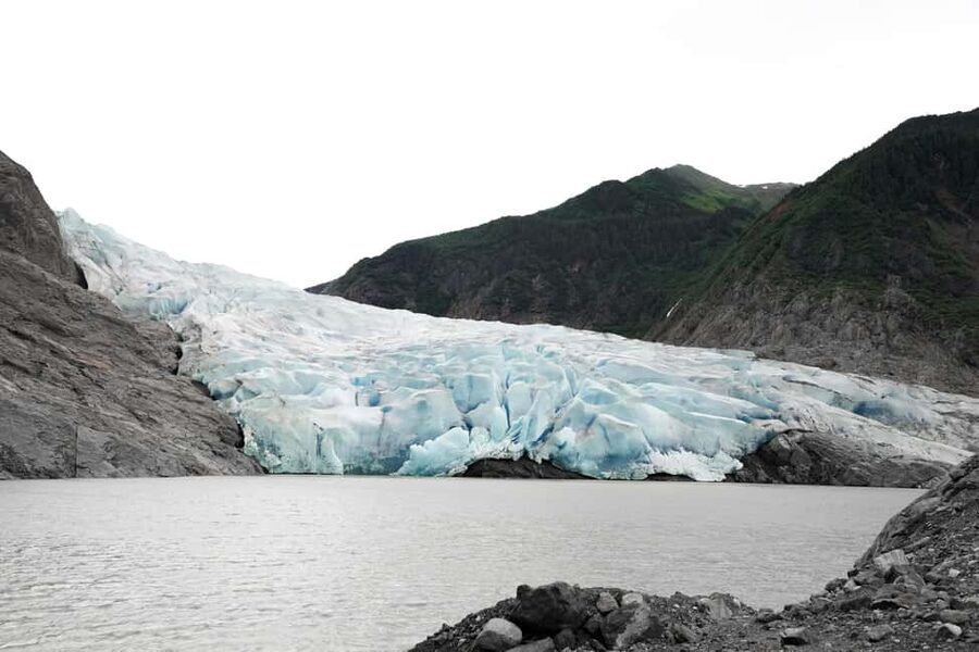 Juneau: Mendenhall Glacier Canoe Paddle and Hike - Weather, clothing, and practical preparation
