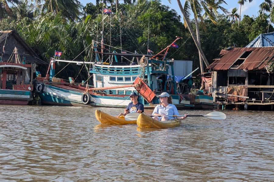 Kampot's Countryside & Kayak Tour, Pepper Farm include Lunch - Inside the cave and the sixth-century temple