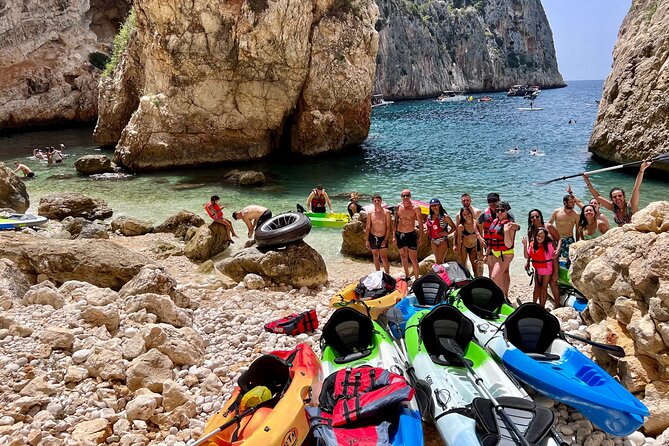Kayak Javea Guided Cala Granadella, llop marí cave, cala en caló - Parking and arrival advice at Cala Granadella