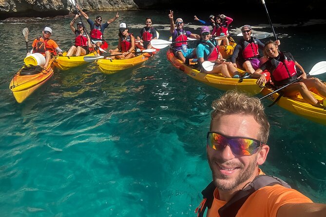Kayak route through Cala Granadella - Isla del Descubridor and Punta del Ambolo Tower