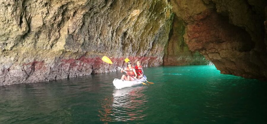Kayak tour Albufeira. - Meeting your guide near the beach