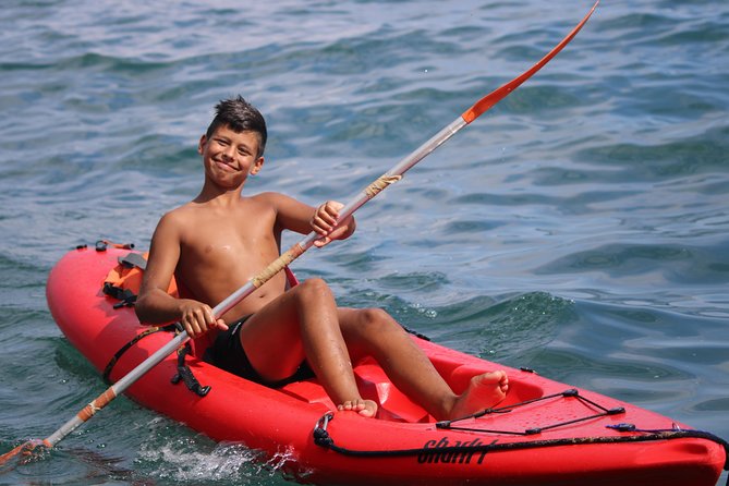 Kayak tour in Lagos to visit the caves. - Cais da Solaria: a simple starting point